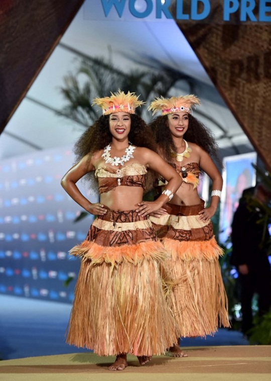 Penari hula-hula meriahkan pemutaran perdana film Moana