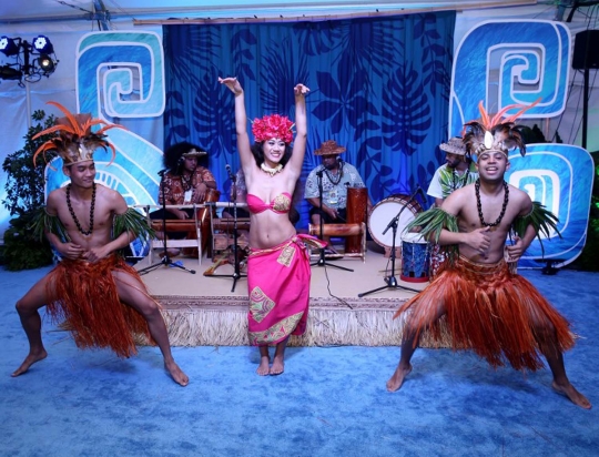 Penari hula-hula meriahkan pemutaran perdana film Moana