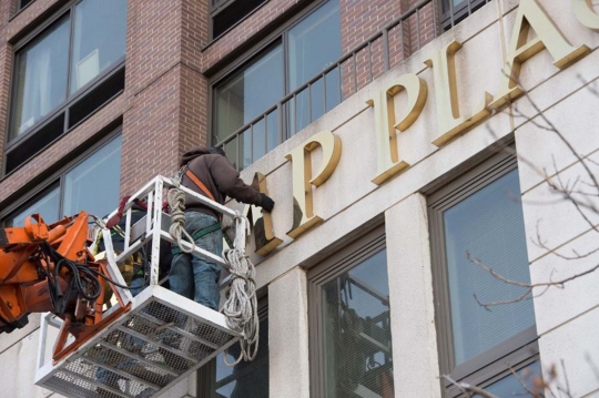 Ini apartemen Trump Place yang ganti nama akibat penghuni malu
