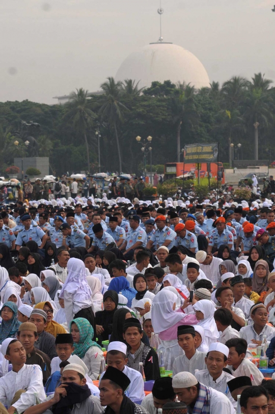 Doa bersama warga, TNI dan Polri memohon keselamatan bangsa di Monas