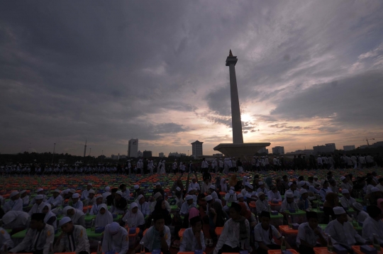 Doa bersama warga, TNI dan Polri memohon keselamatan bangsa di Monas