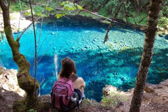 Menikmati keindahan kolam biru Tamolitch di Oregon