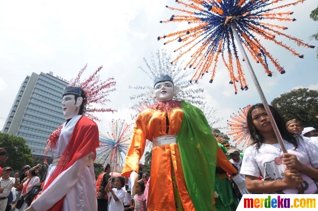 Foto Kemeriahan Parade Bhineka  Tunggal  Ika  di Medan 