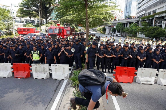 Ribuan warga Malaysia turun ke jalan tuntut PM Najib Razak lengser