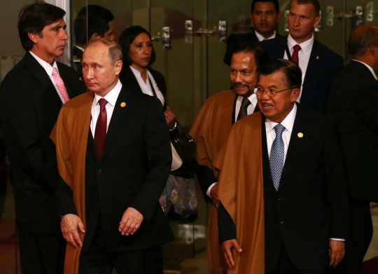 Keakraban Jusuf Kalla bertemu pemimpin negara peserta APEC