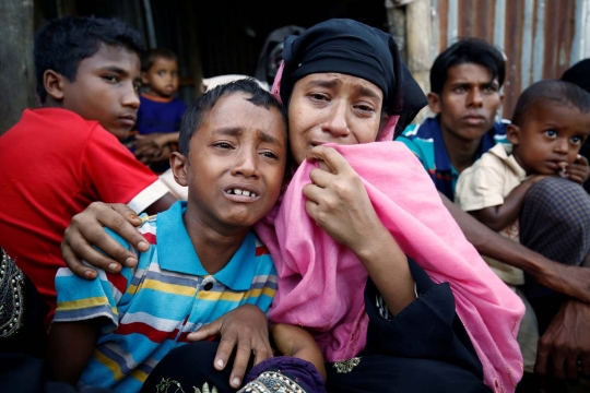 Tangis muslim Rohingya ditangkap tentara Bangladesh