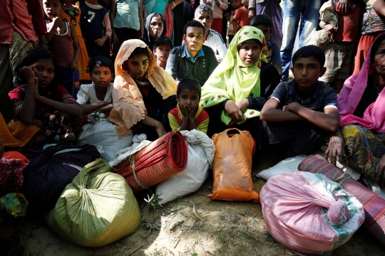 Tangis muslim Rohingya ditangkap tentara Bangladesh