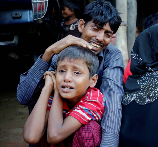 Tangis muslim Rohingya ditangkap tentara Bangladesh