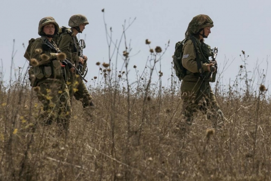 Intip aksi tentara cantik Israel latihan perang
