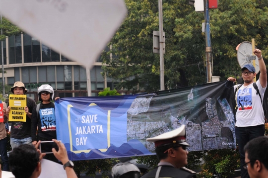 Tolak reklamasi Teluk Jakarta, massa geruduk Kedubes Belanda