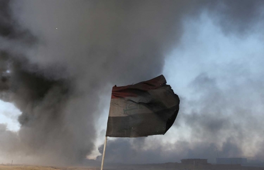 Sumur minyak di Mosul kembali dibakar ISIS