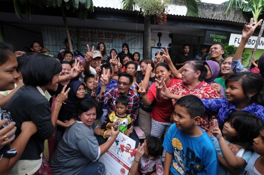 Blusukan ke Kampung Pelni, warga minta foto dan tanda tangan Djarot