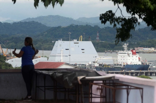 Ini kapal penghancur tercanggih AS yang rusak di Teluk Panama