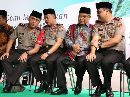 Berkunjung ke PBNU, Kapolri Tito disambut atraksi pencak silat