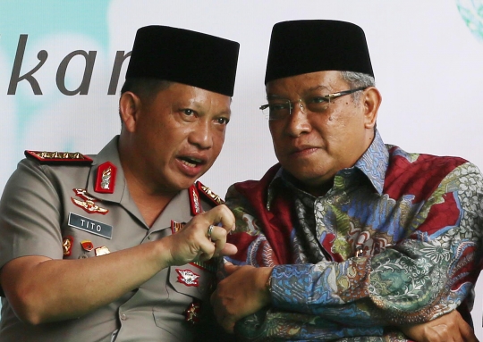 Berkunjung ke PBNU, Kapolri Tito disambut atraksi pencak silat