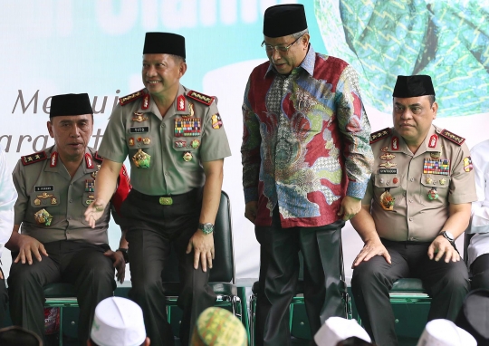 Berkunjung ke PBNU, Kapolri Tito disambut atraksi pencak silat