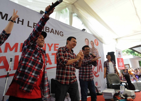 Aksi Ahok-Djarot nge-rap bareng Iwa K dan Gading Marten