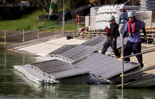 Canggihnya Jepang bangun pembangkit tenaga surya di atas waduk