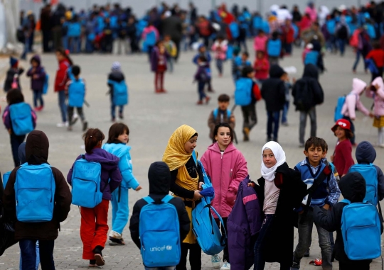 Potret bocah Suriah semangat belajar meski hidup di pengungsian