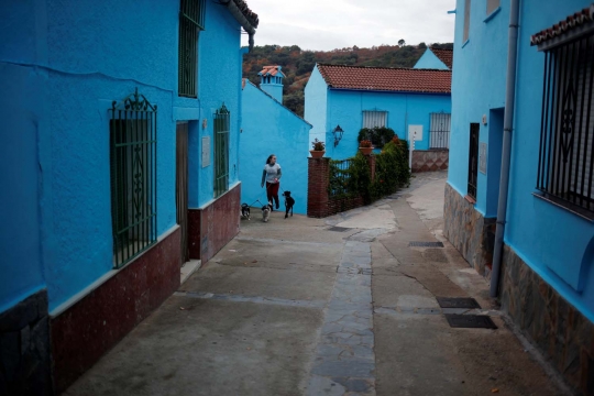 Melihat lebih dekat keunikan desa Smurf di Spanyol