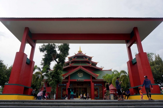 Mengunjungi megahnya masjid bernuansa Tionghoa di Pasuruan