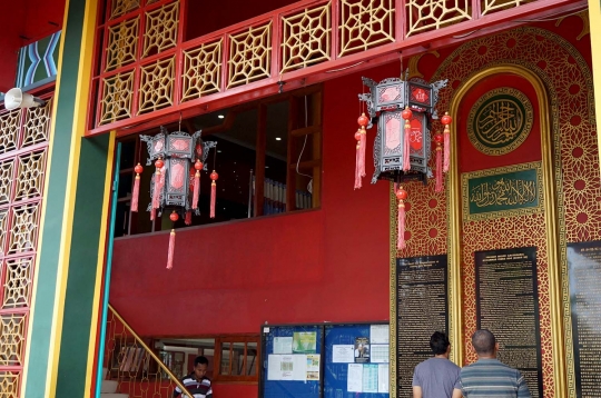 Mengunjungi megahnya masjid bernuansa Tionghoa di Pasuruan