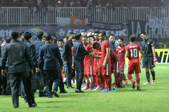 Keseruan Jokowi dukung langsung timnas Indonesia di Pakansari