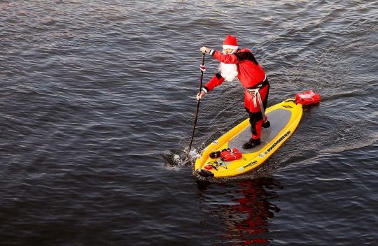 Kehebohan aksi ribuan 'Santa Claus' di Eropa-Amerika jelang Natal