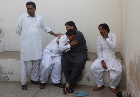 Belasan orang tewas dalam kebakaran hotel berbintang di Pakistan