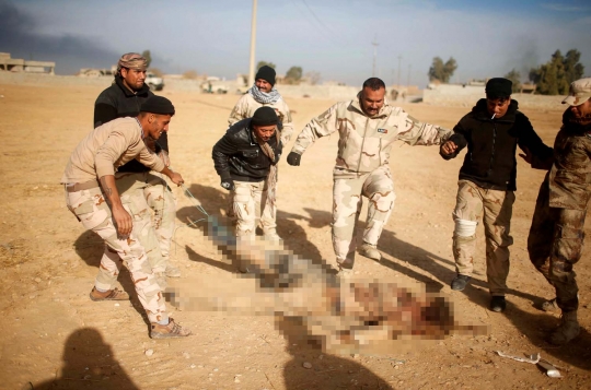 Ngerinya siksaan tentara Irak terhadap jenazah militan ISIS