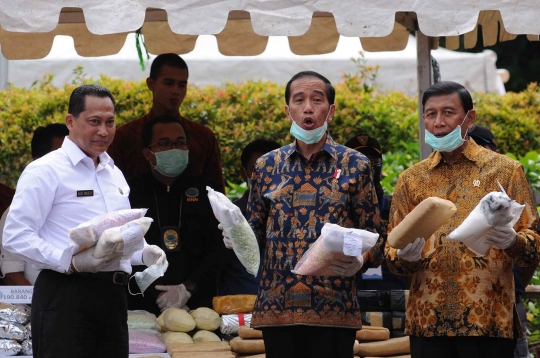 Jokowi musnahkan narkoba di Monas