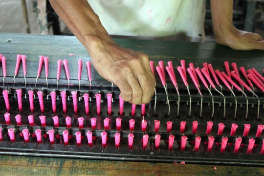 Menengok tempat produksi lilin altar di Malang