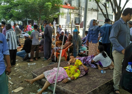 Tim SAR evakuasi para korban gempa di Pidie, Aceh