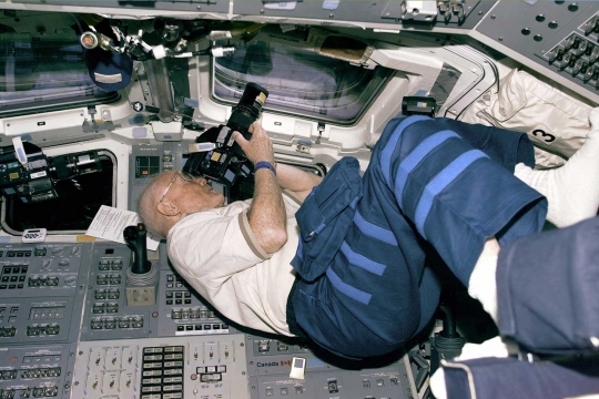 Astronot berusia lanjut pertama AS tutup usia
