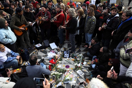 Para musisi peringati hari kematian penyanyi legendaris John Lennon