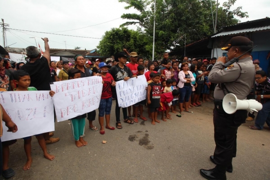 Mau gusur eks-Lokalisasi Semampir, polisi sita bambu runcing & bom