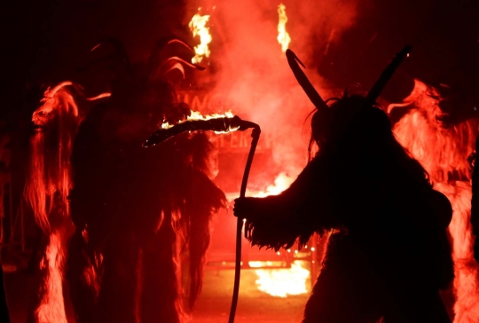 Ritual mengusir hantu musim dingin ala masyarakat Ceko