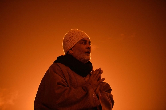 Memanjatkan doa di masjid penyimpan rambut Rasulullah SAW