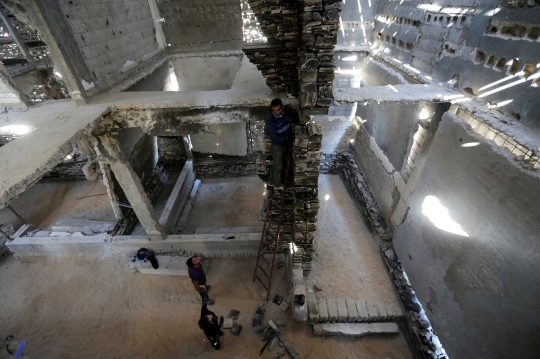 Seniman ciptakan karya artistik dari reruntuhan bekas perang Gaza