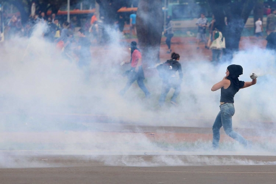 Kemurkaan massa anti-pemerintah demonstrasi di Brasil