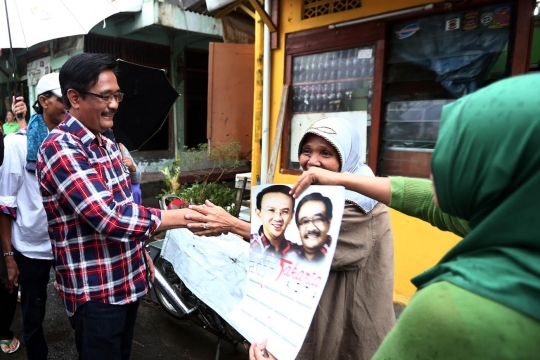 Senyuman Djarot saat kampanye di Cempaka Putih
