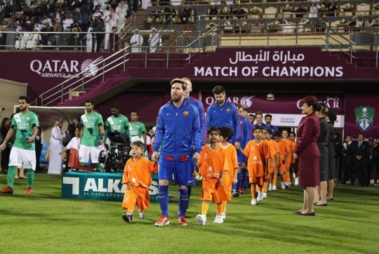Kegembiraan bocah 'kresek' asal Afghanistan bertemu Messi