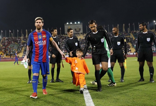 Kegembiraan bocah 'kresek' asal Afghanistan bertemu Messi