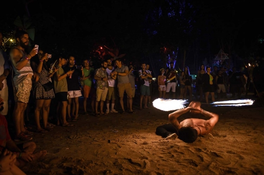 Geliat malam Pulau Koh Phangan, surga para hedonis di Thailand