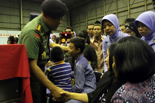 Tangis histeris keluarga terima jenazah korban Hercules jatuh