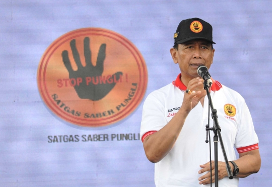 Polwan cantik sosialisasikan Satgas Saber Pungli