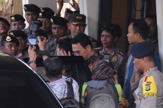 Aksi massa pendemo Ahok geruduk PN Jakarta Utara