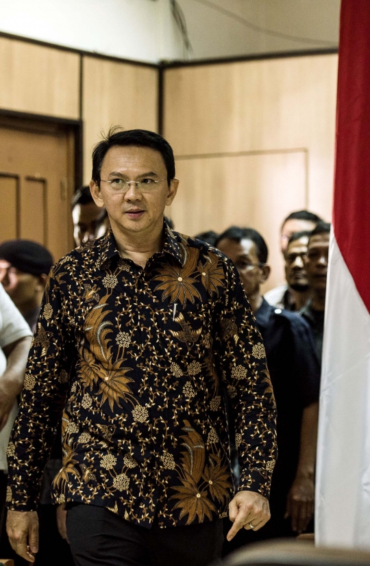 Ekspresi Ahok saat nota keberatan ditolak JPU