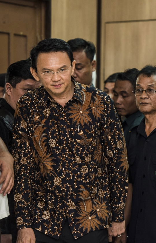 Ekspresi Ahok saat nota keberatan ditolak JPU