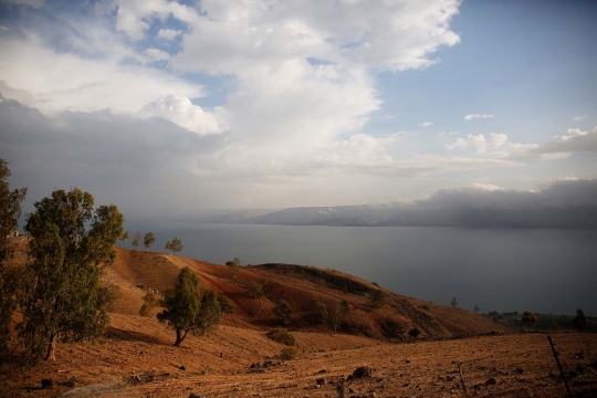 Penampakan Danau Tiberias di Israel yang kian surut